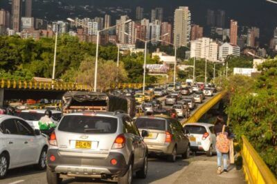 ¿Y EL OTRO MEDIO?