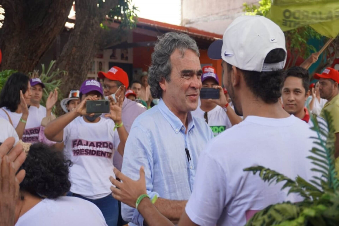 EL CENTRO POLÍTICO EN COLOMBIA: ¿UN CALDO SIN SAL?