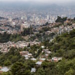 Panorámica de la comuna 8 al centro-oriente de Medellín