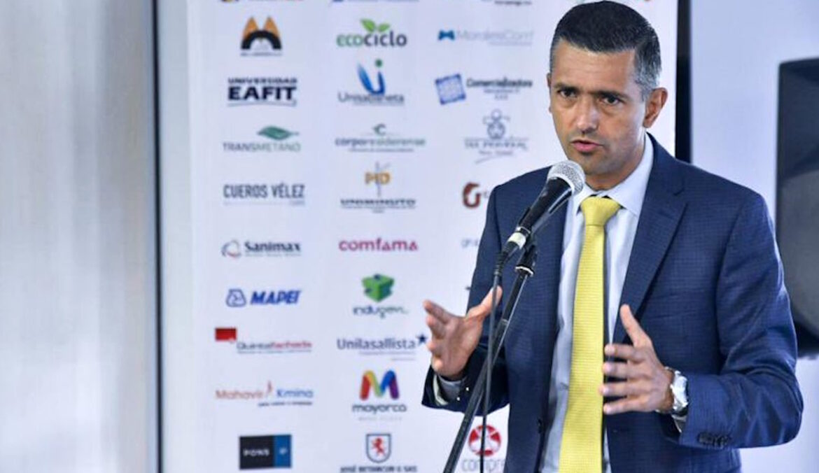 “LA U FUE LA QUE DENUNCIÓ EL ROBO”